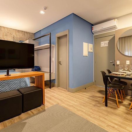 Confortavel Loft Em Condominio Com Piscina บอมบินญัส ภายนอก รูปภาพ